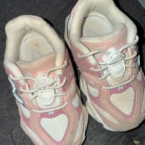 New Balance Kids Sneakers in Pink and Cream